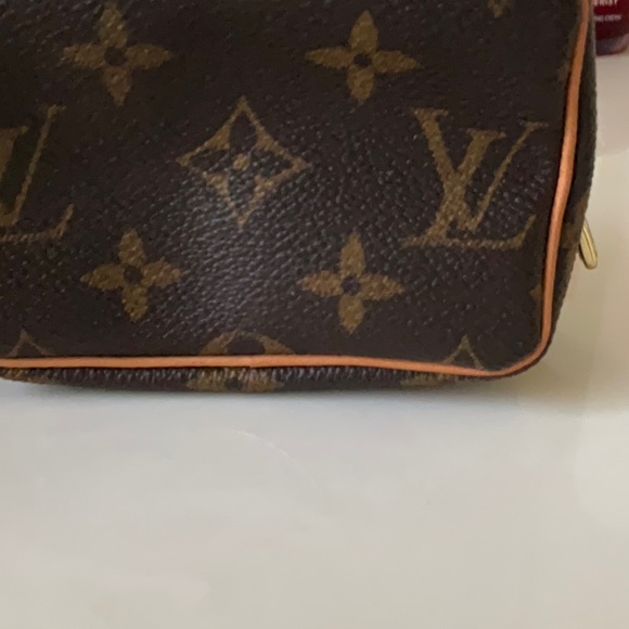 Auth Louis Vuitton Card/Coin Holder Wristlet - Picture 8 of 9